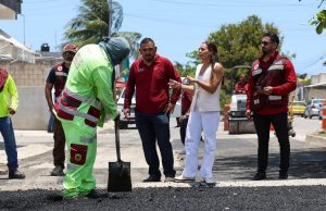 Supervisa Ana Paty Peralta jornadas de bacheo en Cancún