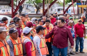 Chacón realiza jornada “Juntos Limpiamos Cozumel” en la Emiliano Zapata