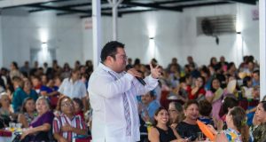 Reconoce José Luis Chacón la labor del magisterio cozumeleño durante festejo del Día del Maestro