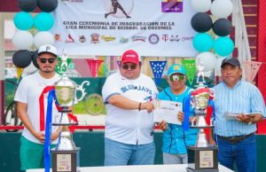 Chacón inaugura torneo de béisbol en el recién rehabilitado estadio Fidel Villanueva