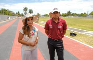 Supervisa Mara Lezama avances en la colocación de la superficie sintética en la primera pista de atletismo certificada de la Península en Chetumal