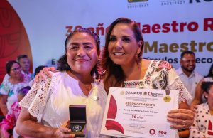 Con entrega de premios y medallas, Mara Lezama reconoce vocación y trayectoria de 366 docentes quintanarroenses